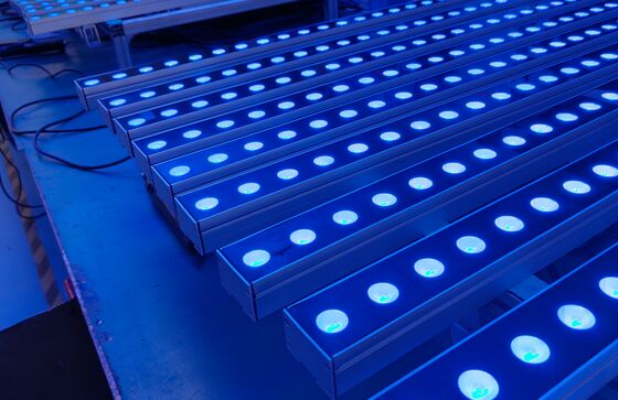 18-48W एलईडी वॉल वॉशर लाइट्स जिसमें पावर ऑन/ऑफ या DMX512 कंट्रोल मोड शामिल हैं, जो -10C से 40C तक के ऑपरेटिंग तापमान के लिए उपयुक्त हैं