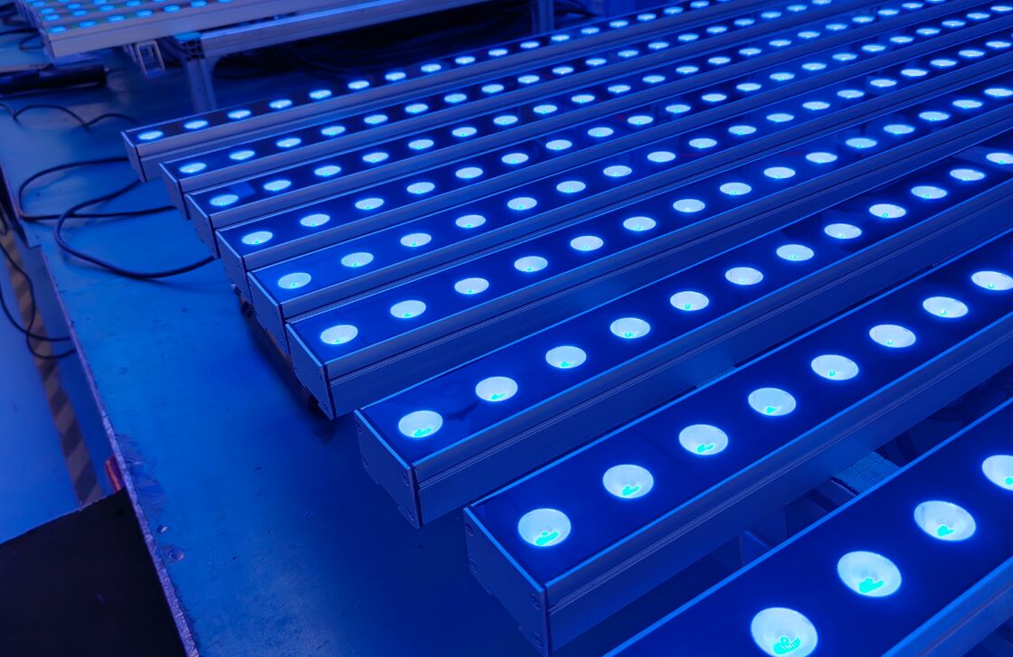 18-48W एलईडी वॉल वॉशर लाइट्स जिसमें पावर ऑन/ऑफ या DMX512 कंट्रोल मोड शामिल हैं, जो -10C से 40C तक के ऑपरेटिंग तापमान के लिए उपयुक्त हैं