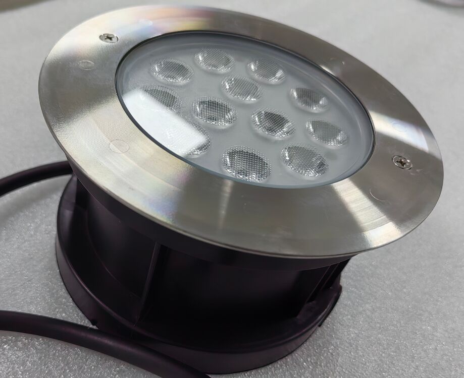 100lmw एलईडी पूल लाइटिंग आरजीबी रंग विकल्प वाटरप्रूफ लाइट्स इनडोर और आउटडोर स्विमिंग पूल सेटिंग्स दोनों के लिए उपयुक्त